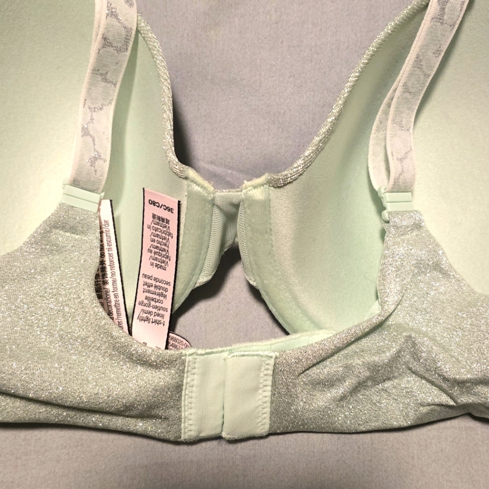 Victoria Secret Bra - Picture 6 of 10